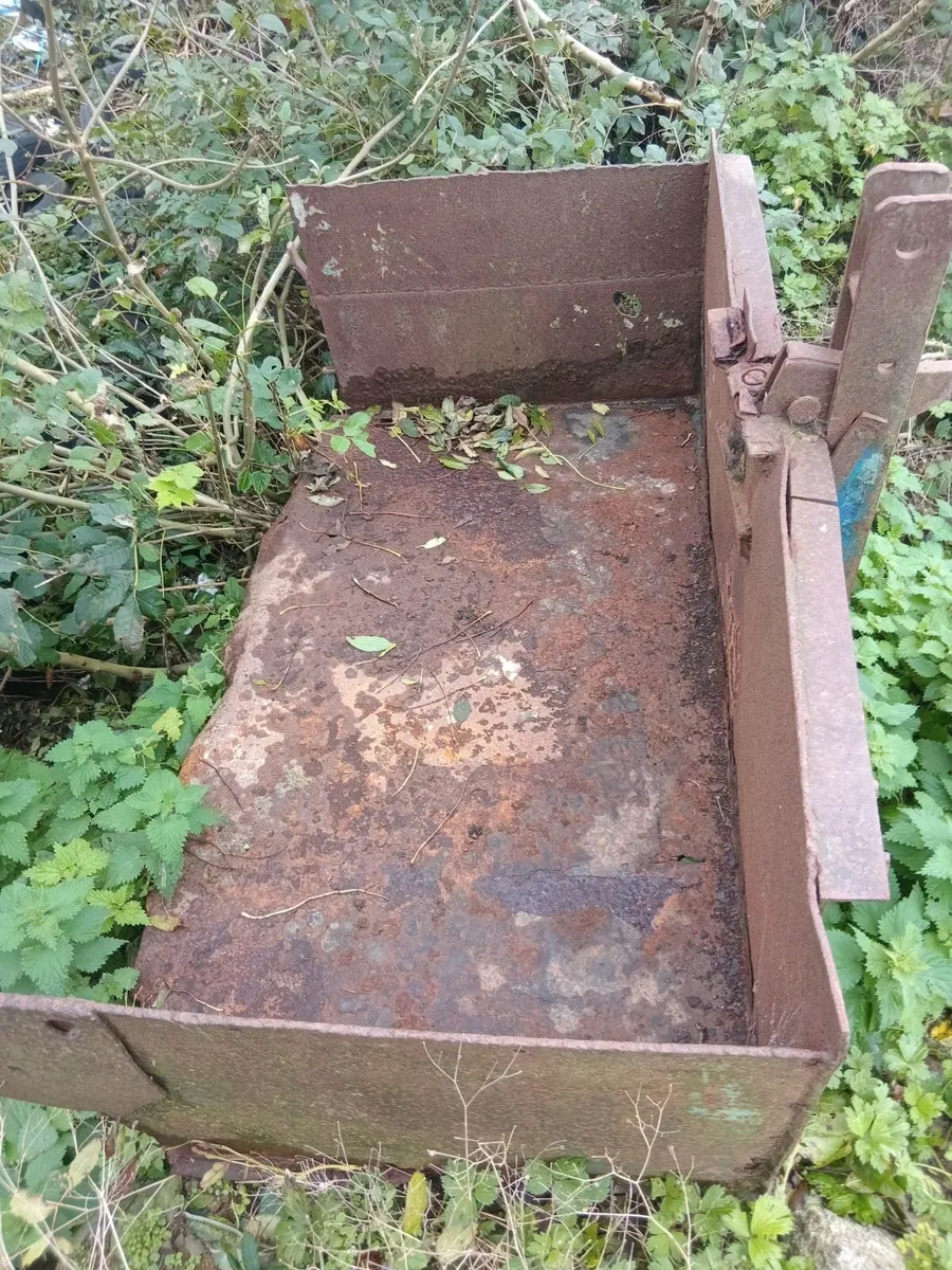 Transport box for sale - Image 2