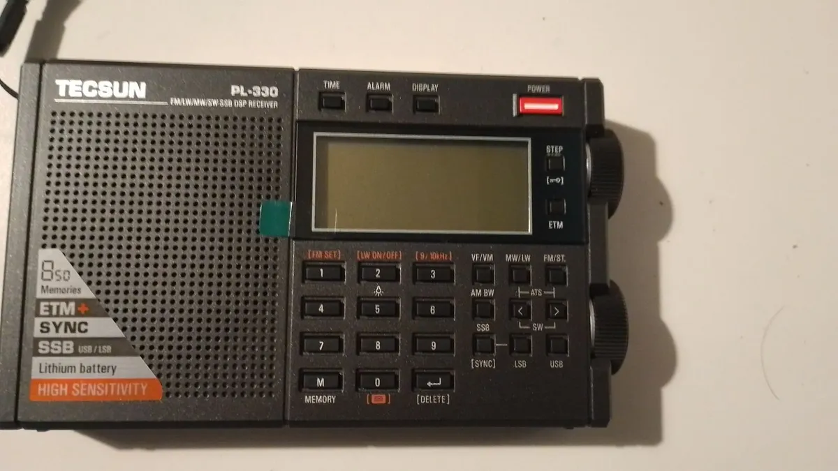 TECSUN WORLDBAND RADIO NEW! - Image 1