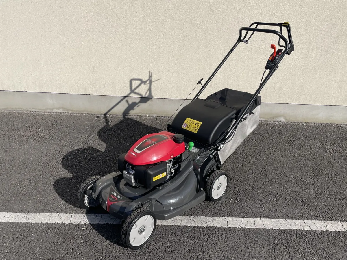 Honda HRX537 HYE Rotary Lawn Mower - Image 2