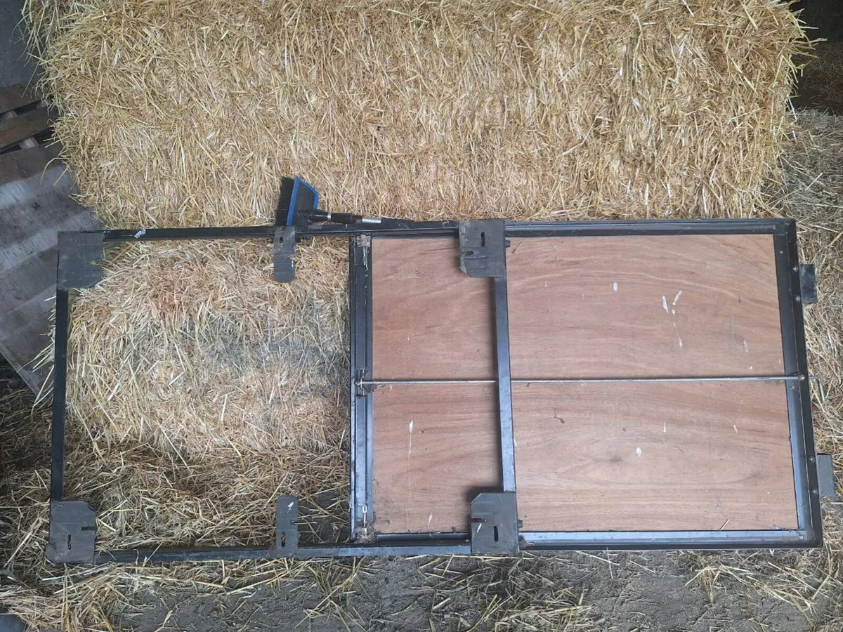 Load slide tray