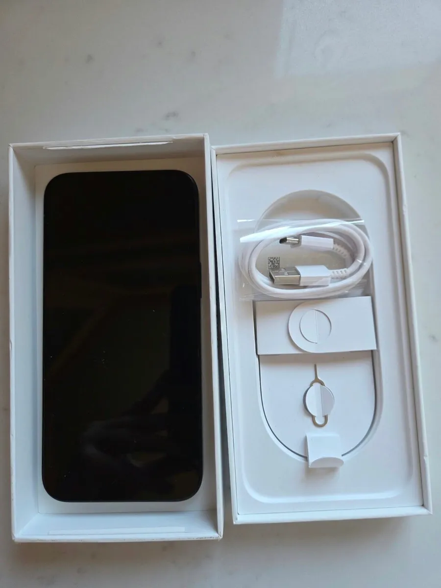 iPhone 16 plus - Image 3