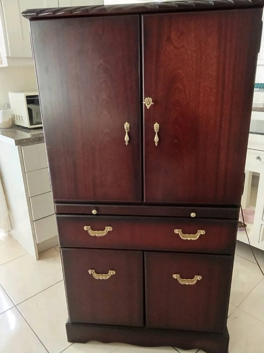 Drinks cabinet - Image 2