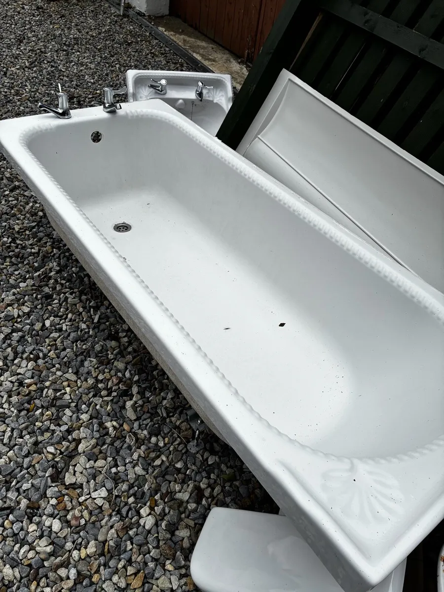 Bathroom Stuff - Image 1