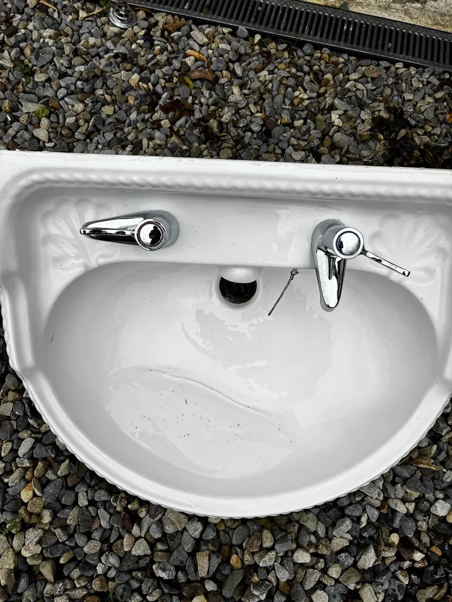 Bathroom Stuff - Image 2