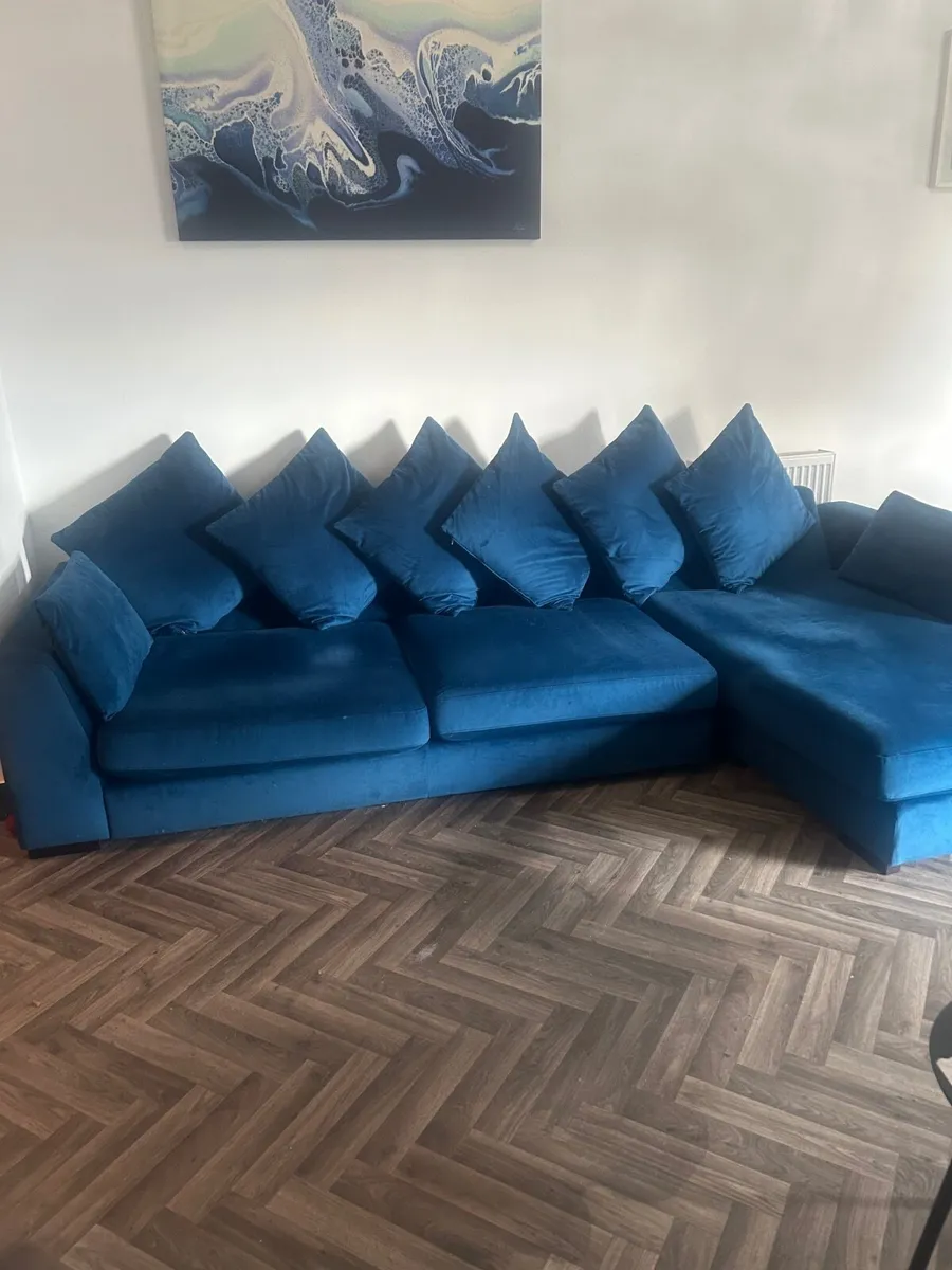 Blue L chair sofa velvet - Image 1