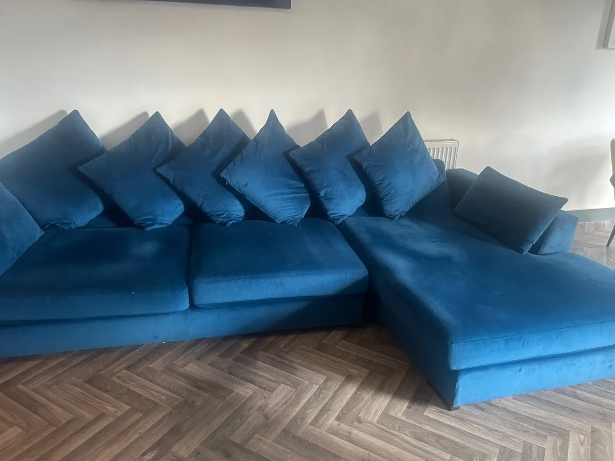 Blue L chair sofa velvet - Image 2