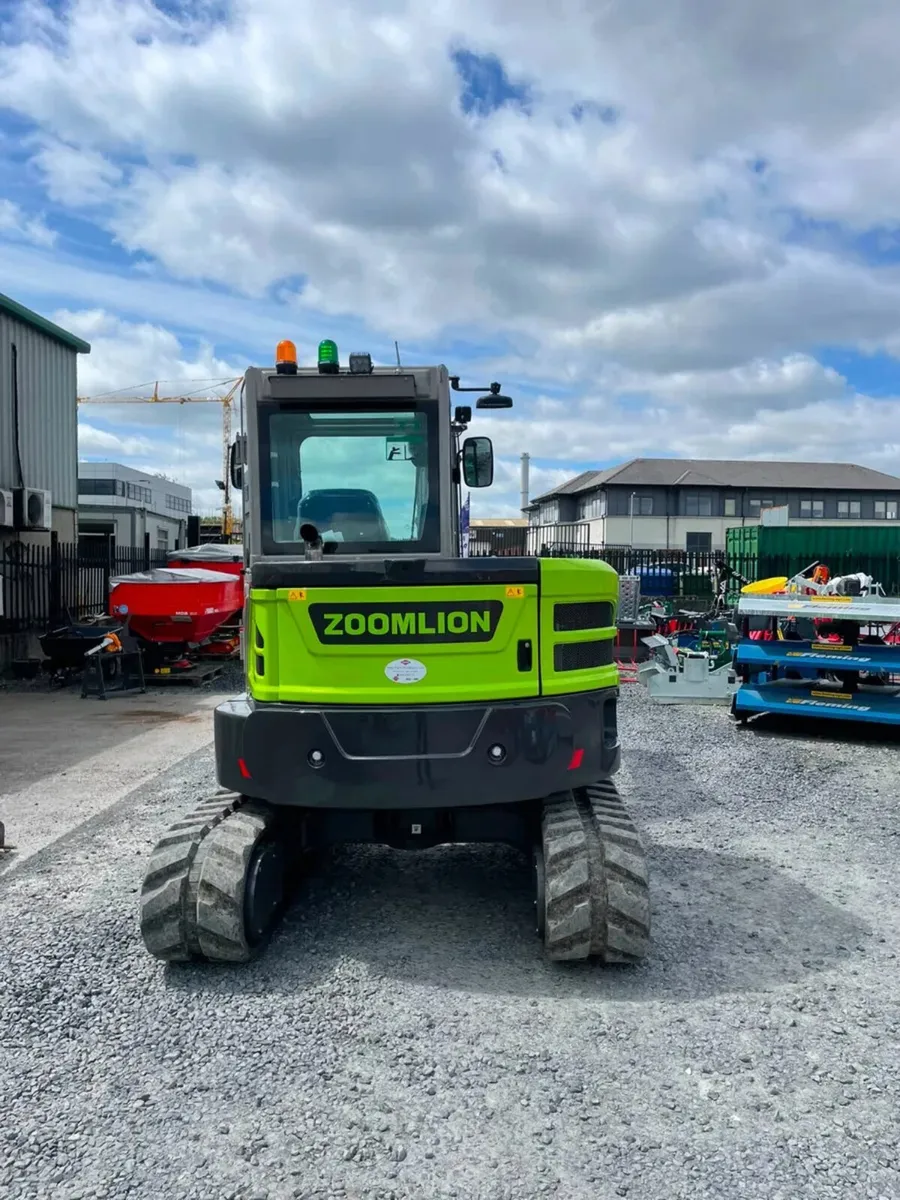 Zoomlion 5.5 Tonne Excavator – For Sale - Image 3