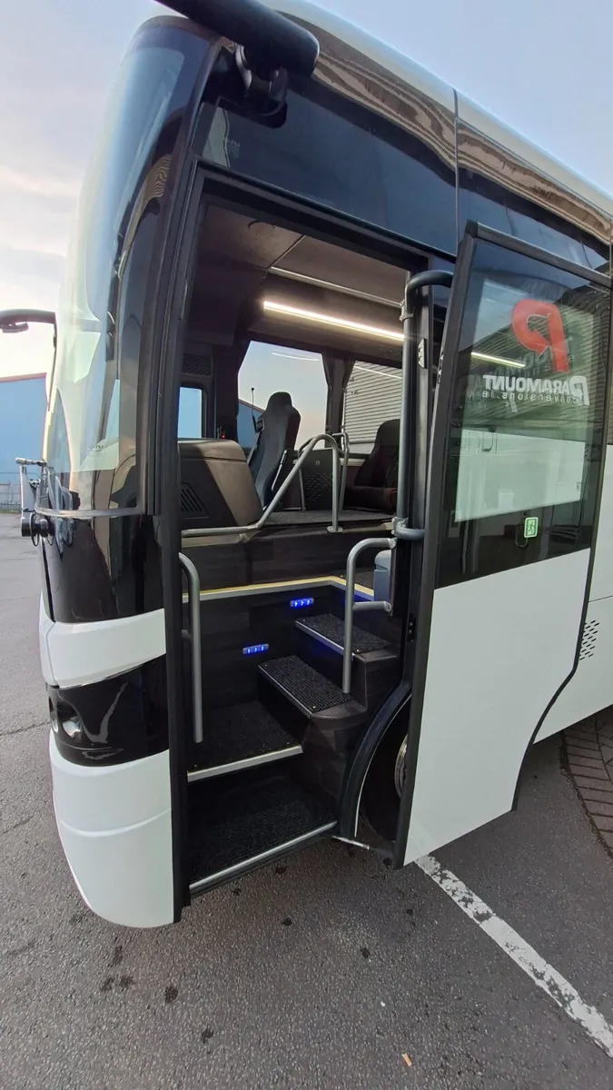 2027 UNVI DAF 41 SEAT COACH - Image 3