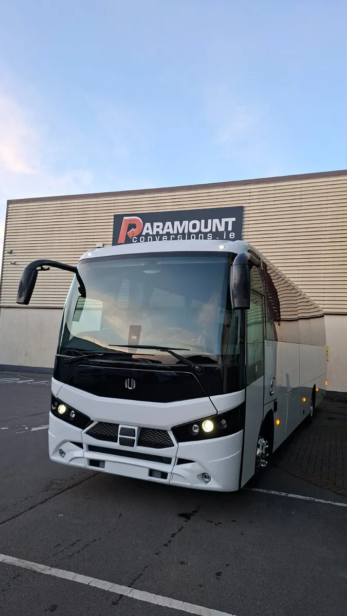 2027 UNVI DAF 41 SEAT COACH - Image 2
