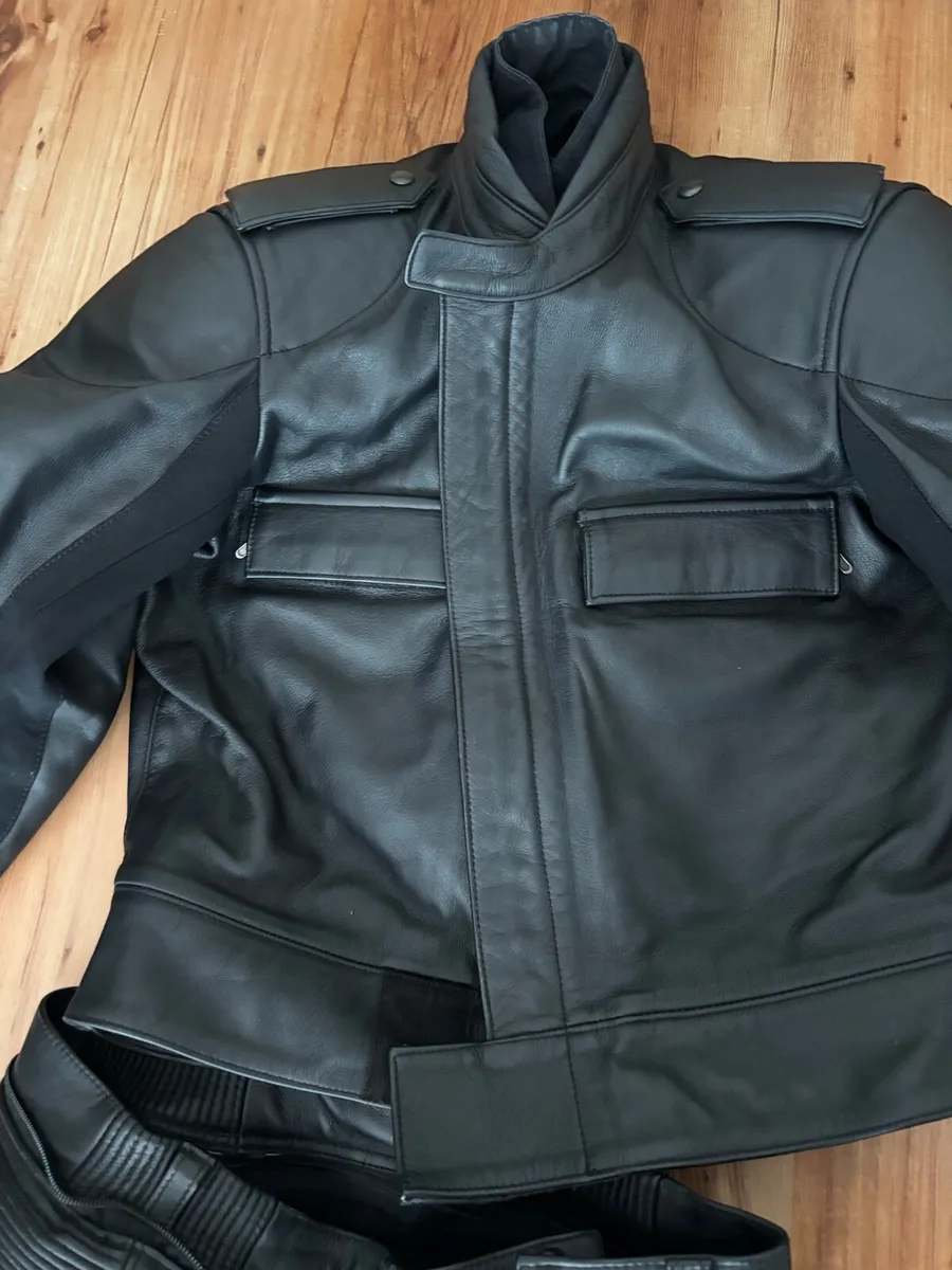 Men’s motor cycle suit - Image 2