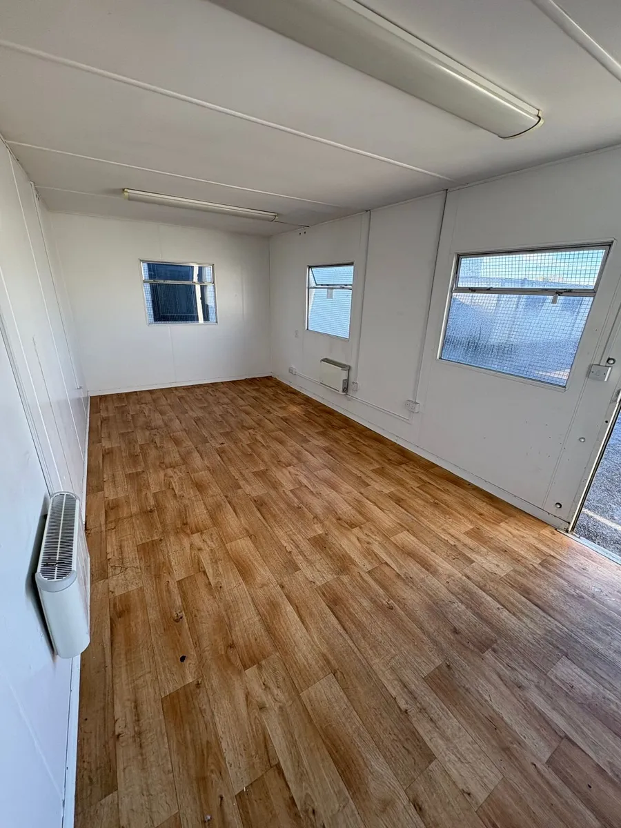 20ft x 10ft (6m x 3m) Open Plan Office - Image 4
