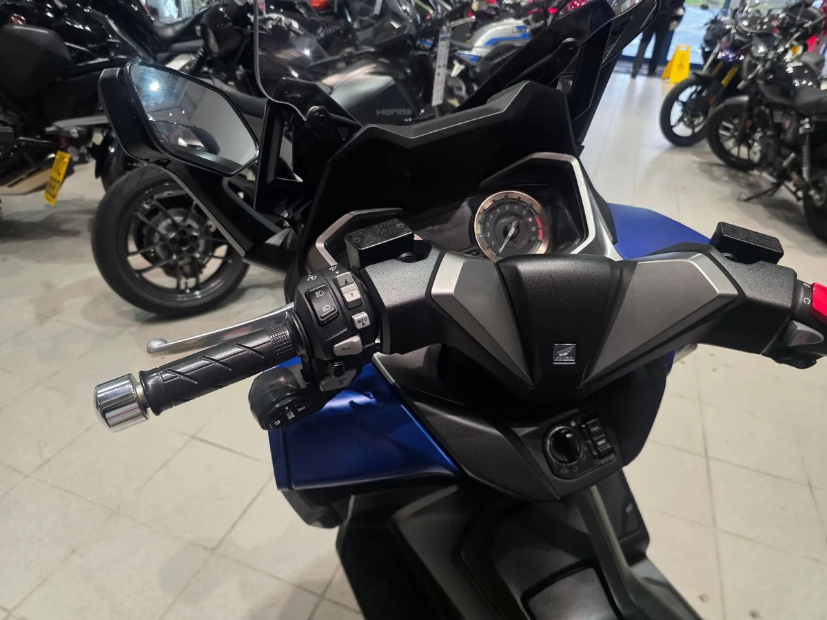 Honda NSS350 Forza - Image 4