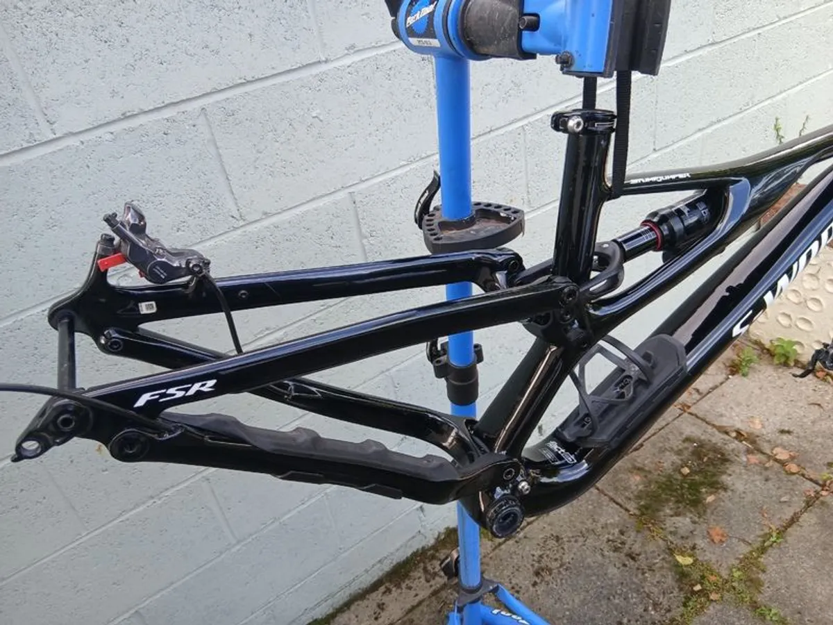 Specialized Stumpjumper Frame (M) - Image 3