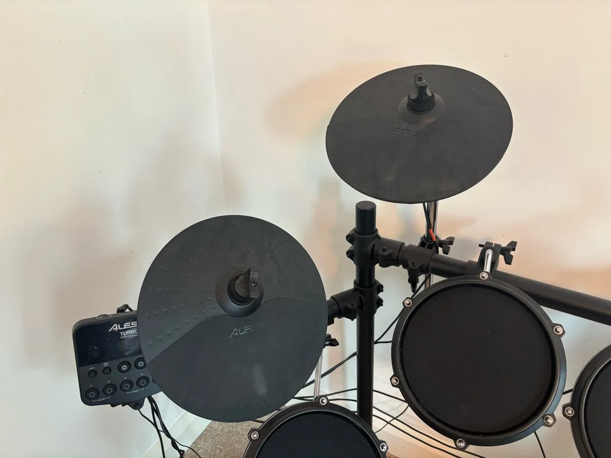 Alesis Turbo Mesh Kit Black Electronic Drumkit - Image 3