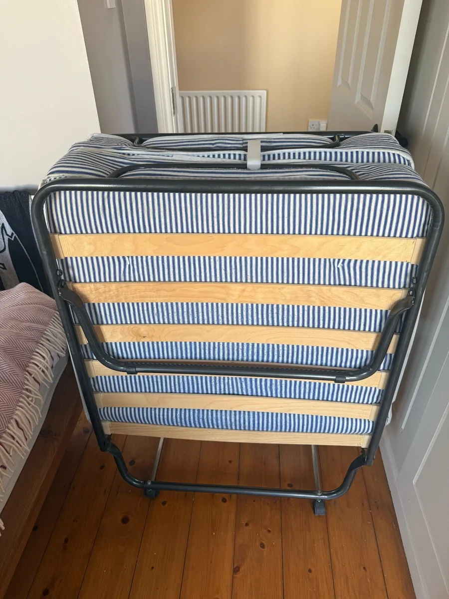 Fold up bed - Image 3