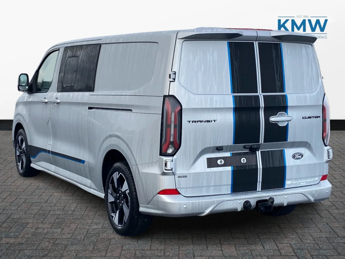 Ford Transit Custom Crewcab Sport PHEV 232BHP Auto - Image 4