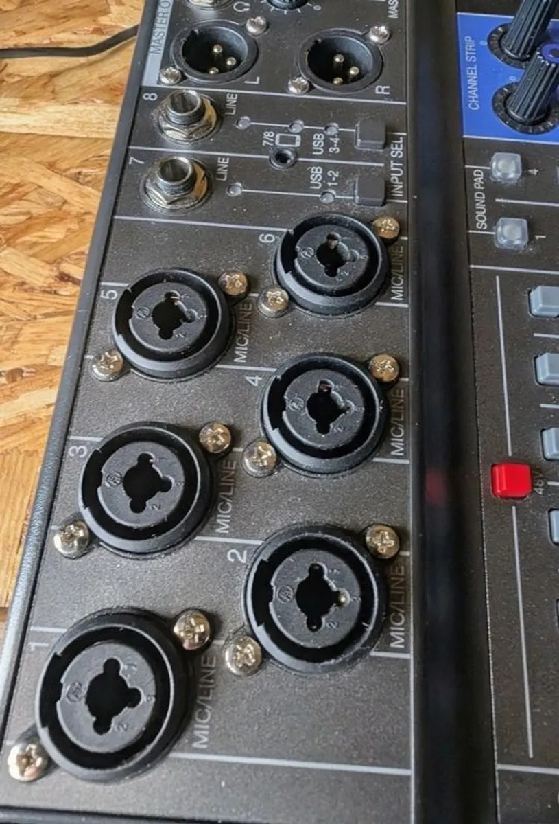 Zoom LiveTrak L-8 mixer/recorder/audio interface - Image 3