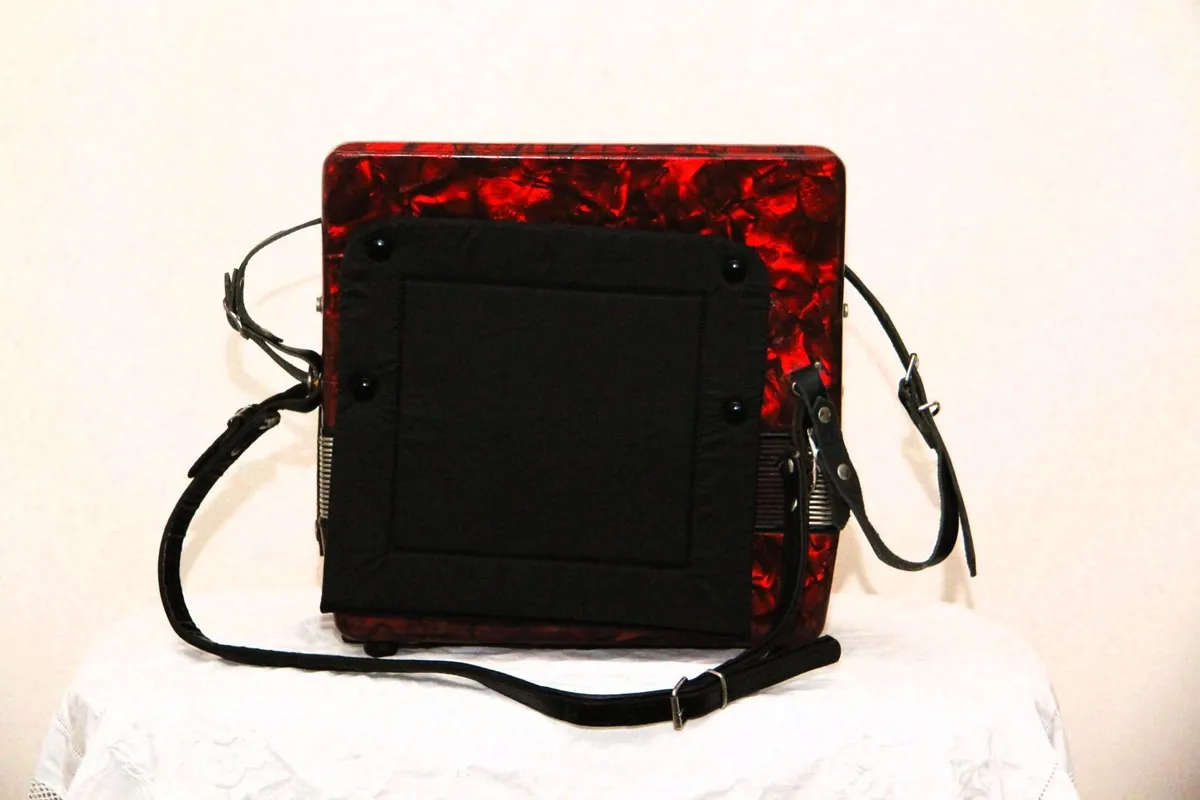 Galotta 4 voice accordion - Image 2