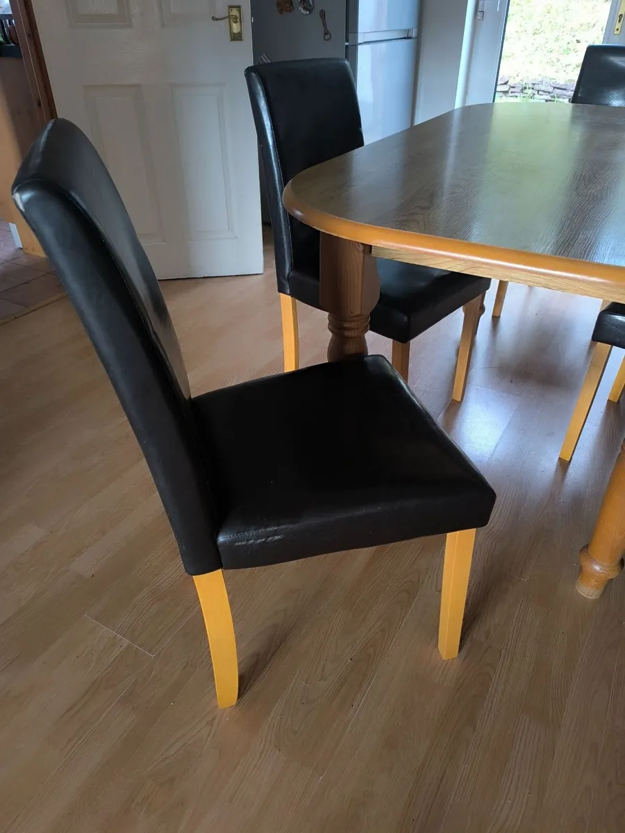 Kitchen table with 4 chairs - Image 1