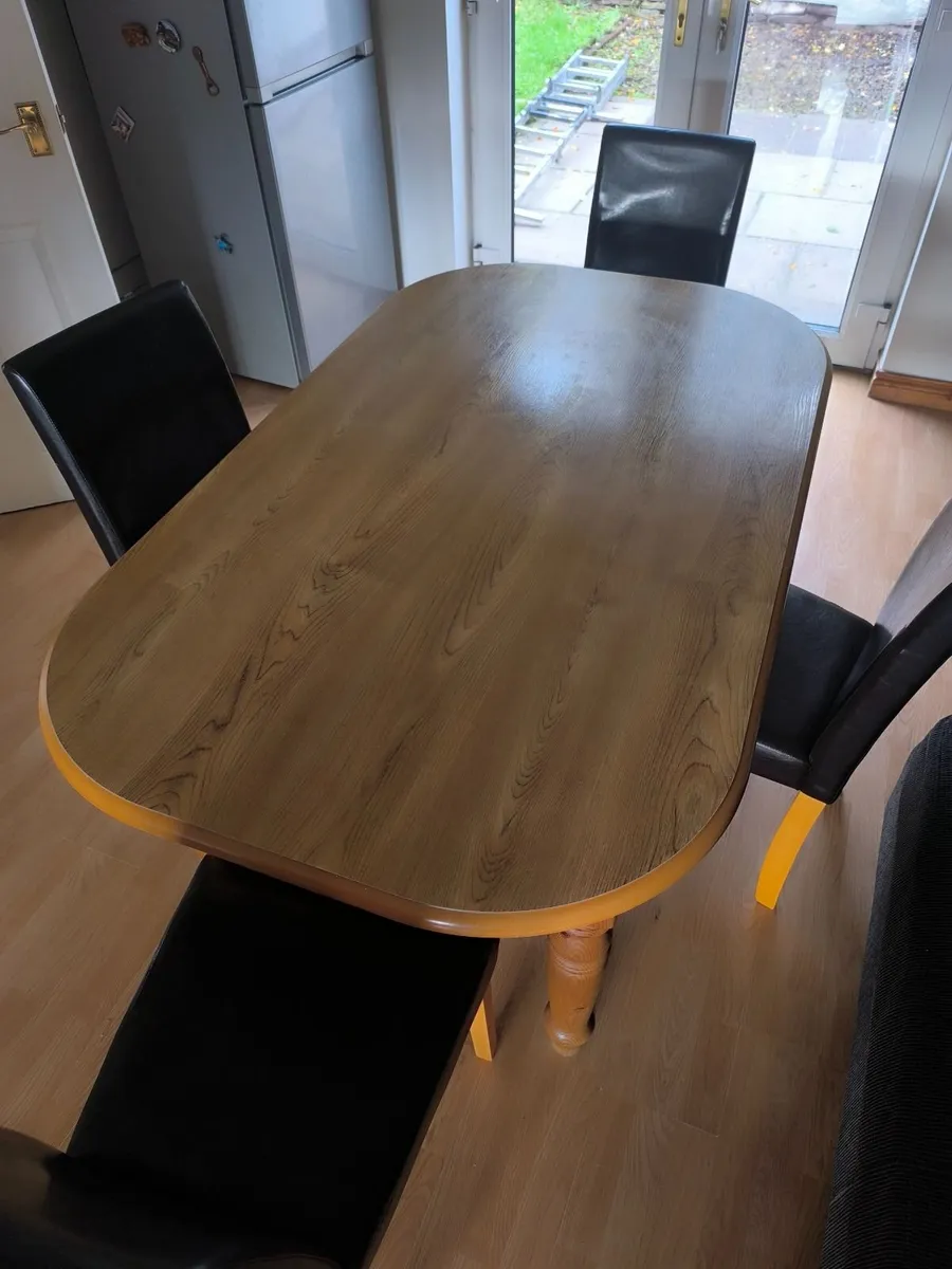Kitchen table with 4 chairs - Image 2