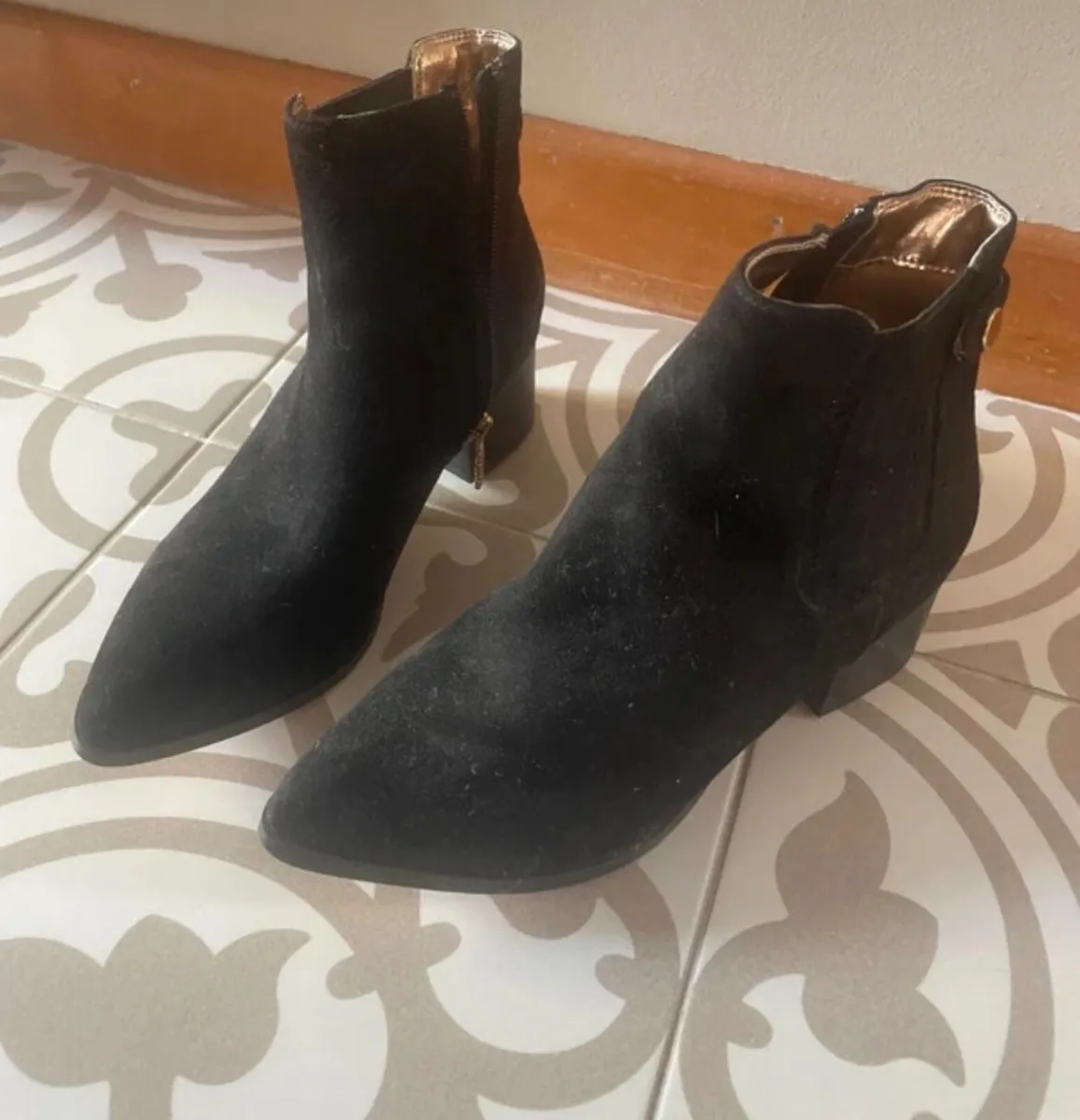 Una Healy Black Ankle Boots - Image 1