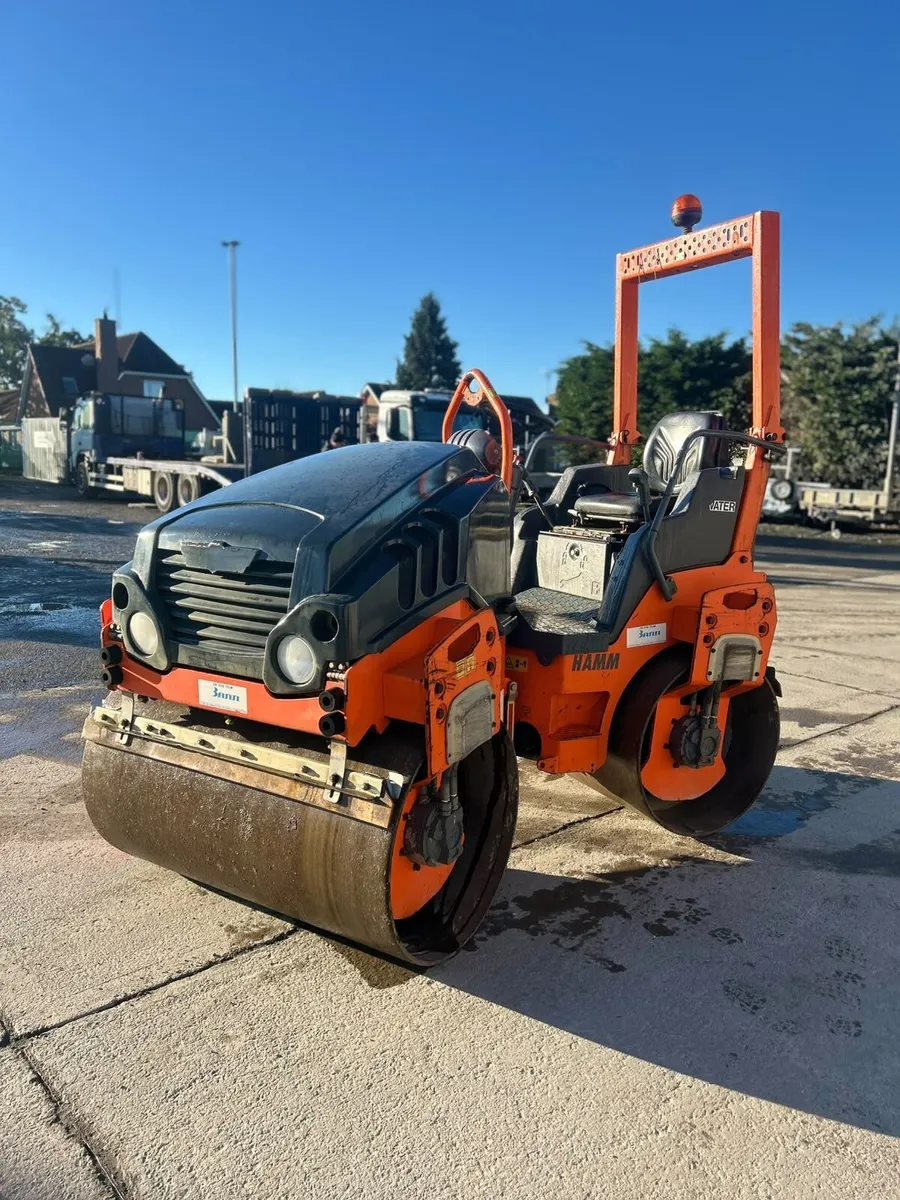 Hamm hd12 roller - Image 1