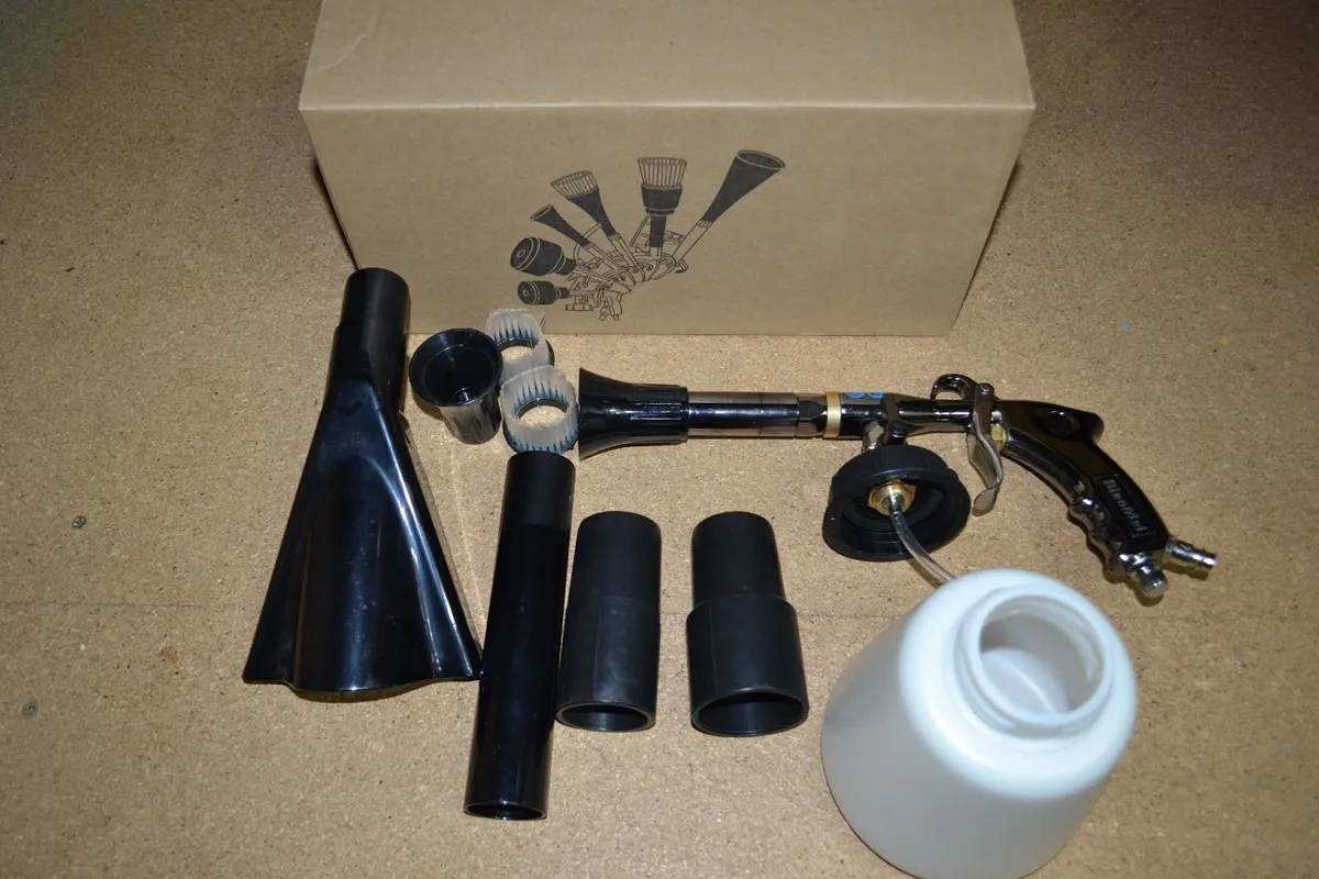 Tornador Wash Cleaning Tool with Suction - Image 1