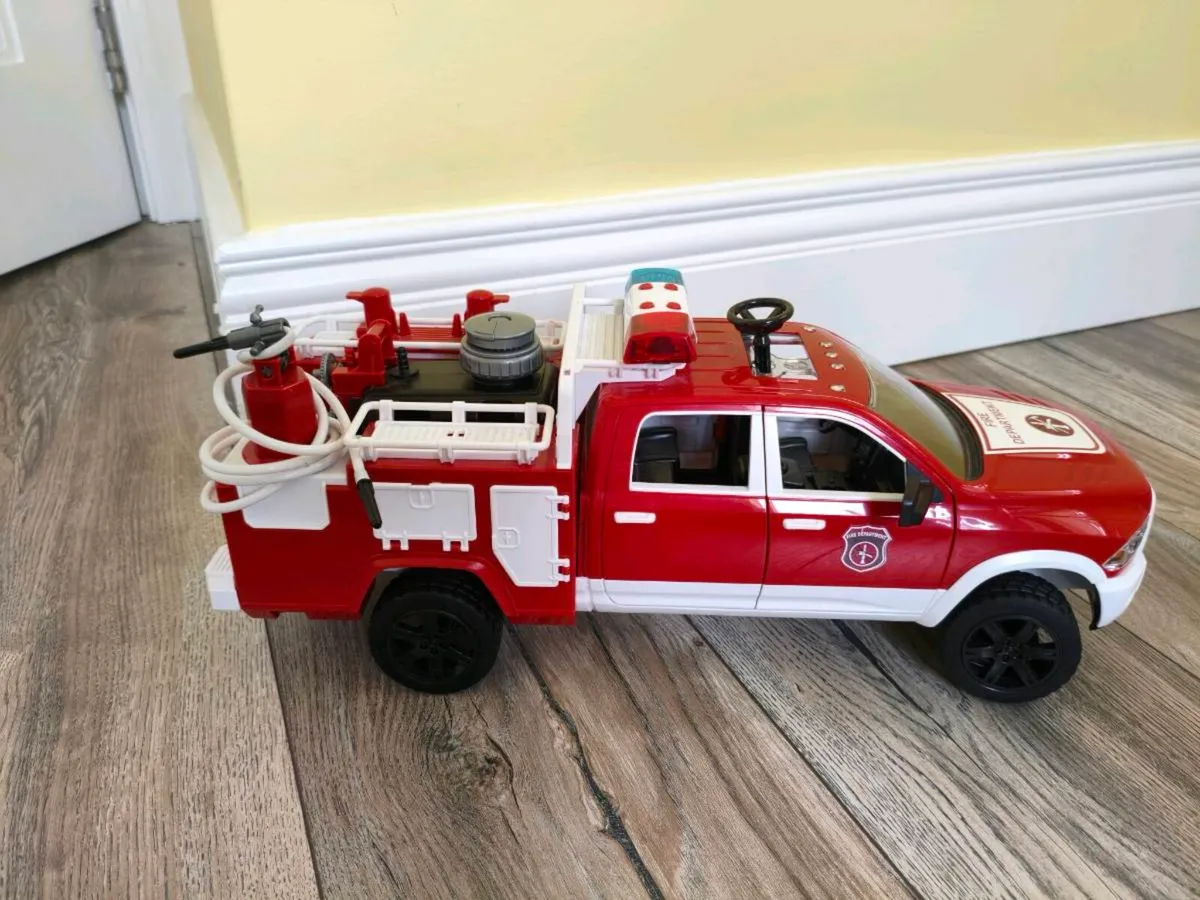 Bruder RAM 2500 Large Light and Sounds Fire truck - Image 2