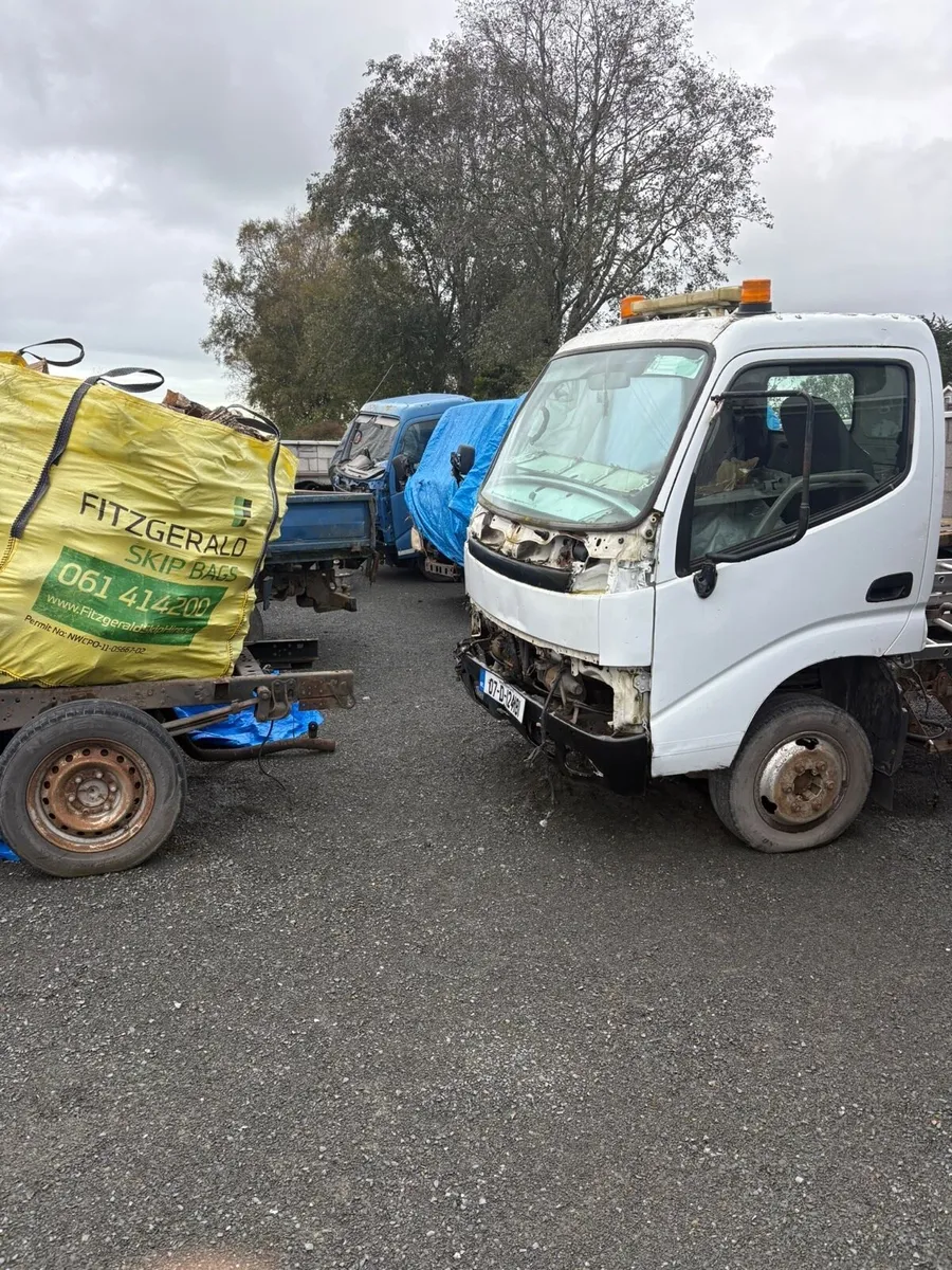 Breaking Toyota Dyna - Image 4