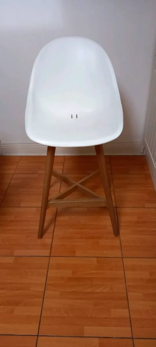 Island chairs - Image 1