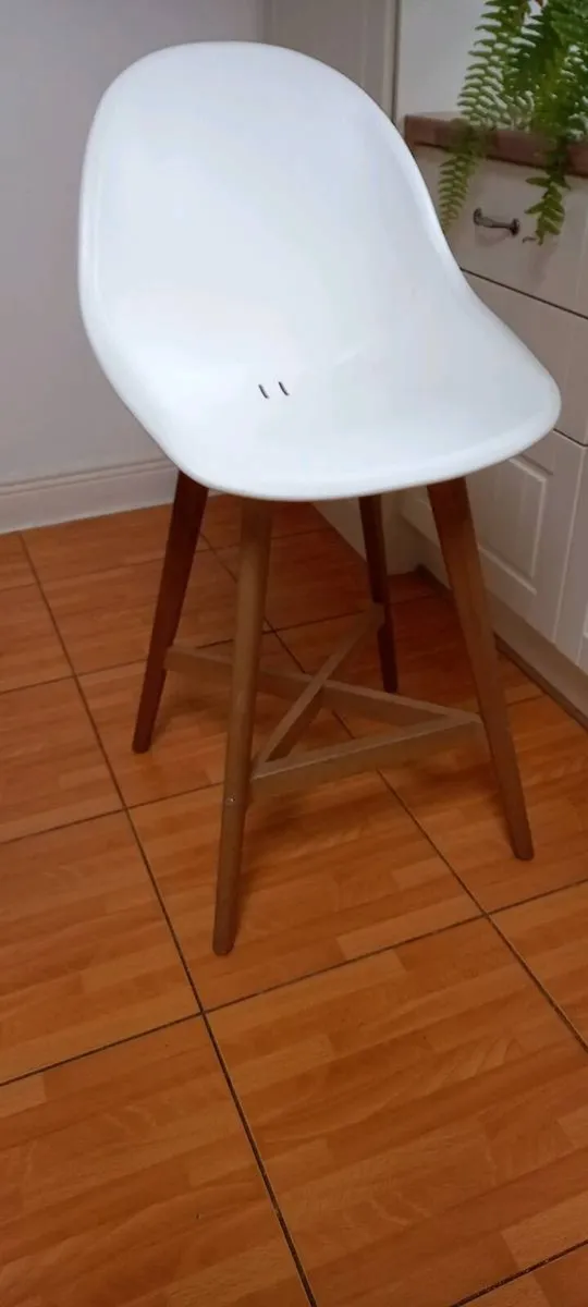 Island chairs - Image 3