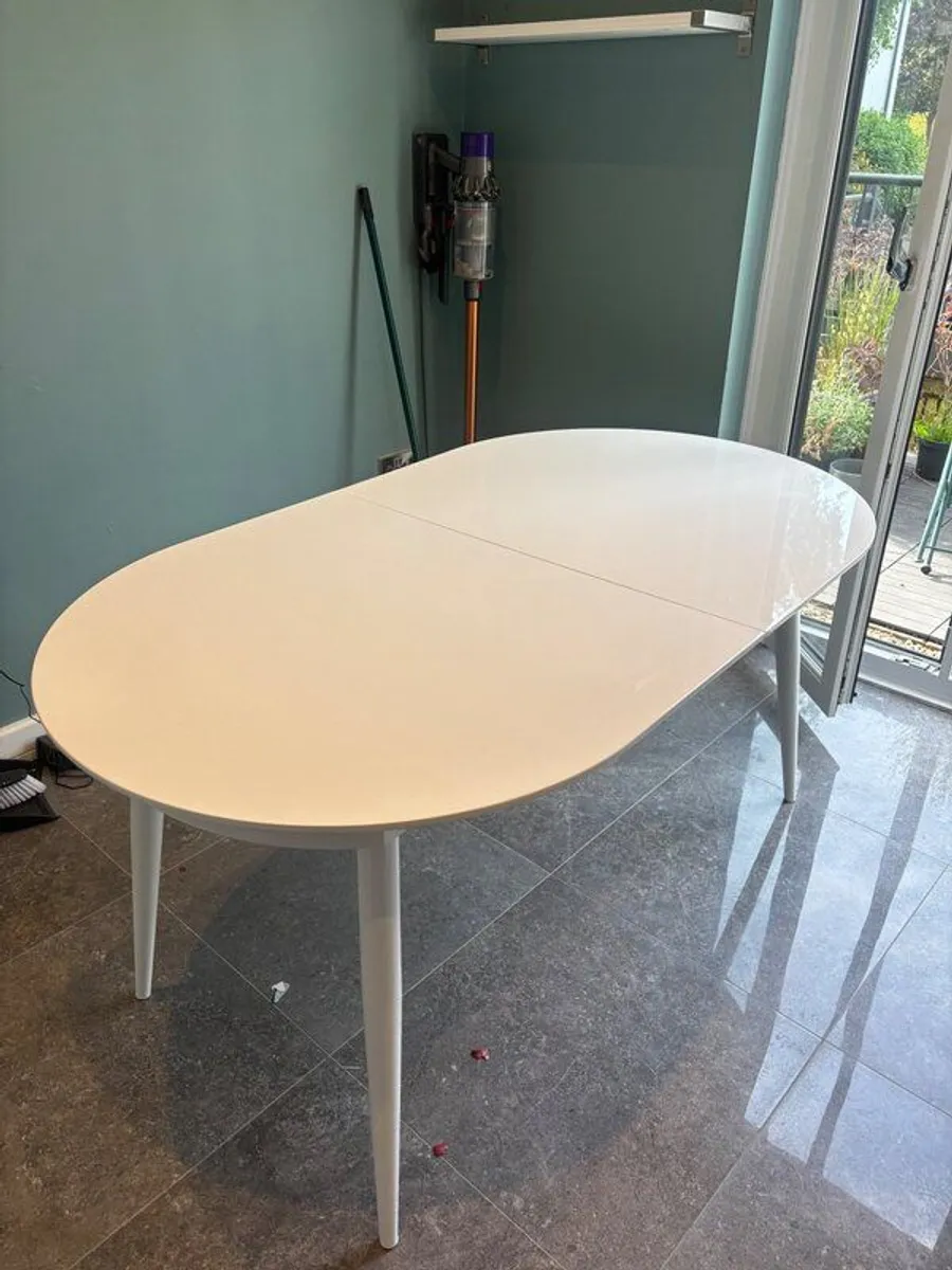 Dining table and chairs - Image 3