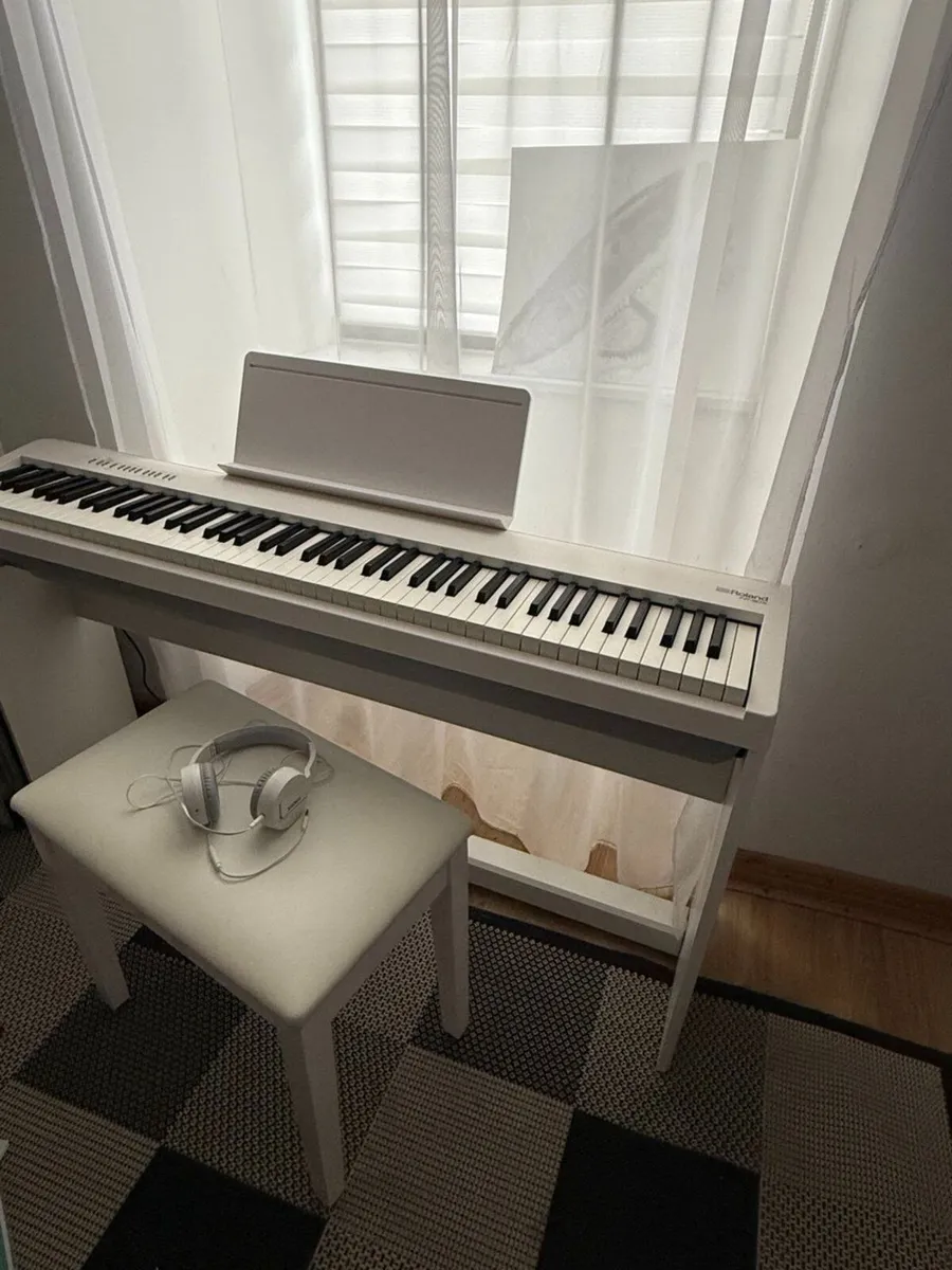 Roland FP-30X Digital Piano White - Image 2