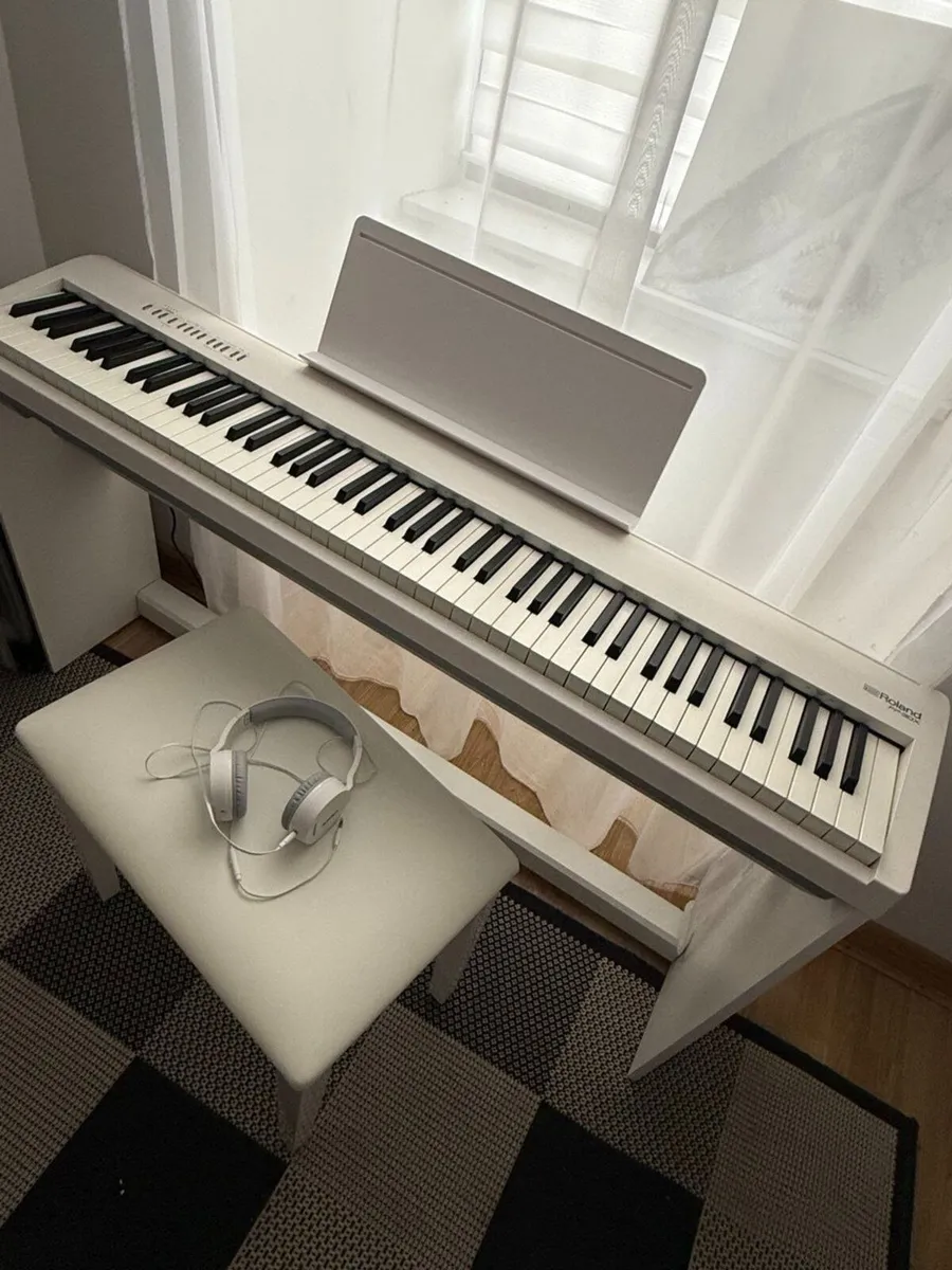 Roland FP-30X Digital Piano White - Image 3
