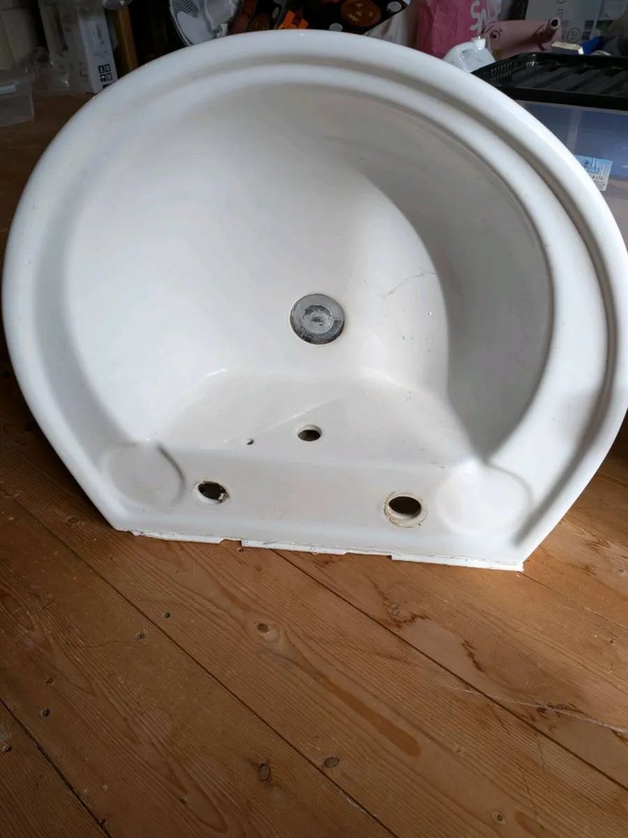 Bathroom Sink and Pedestal - Image 2