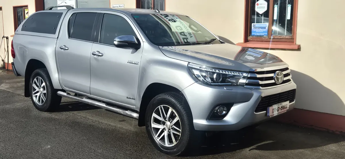 Toyota Hilux 2017 Invincible - Image 3