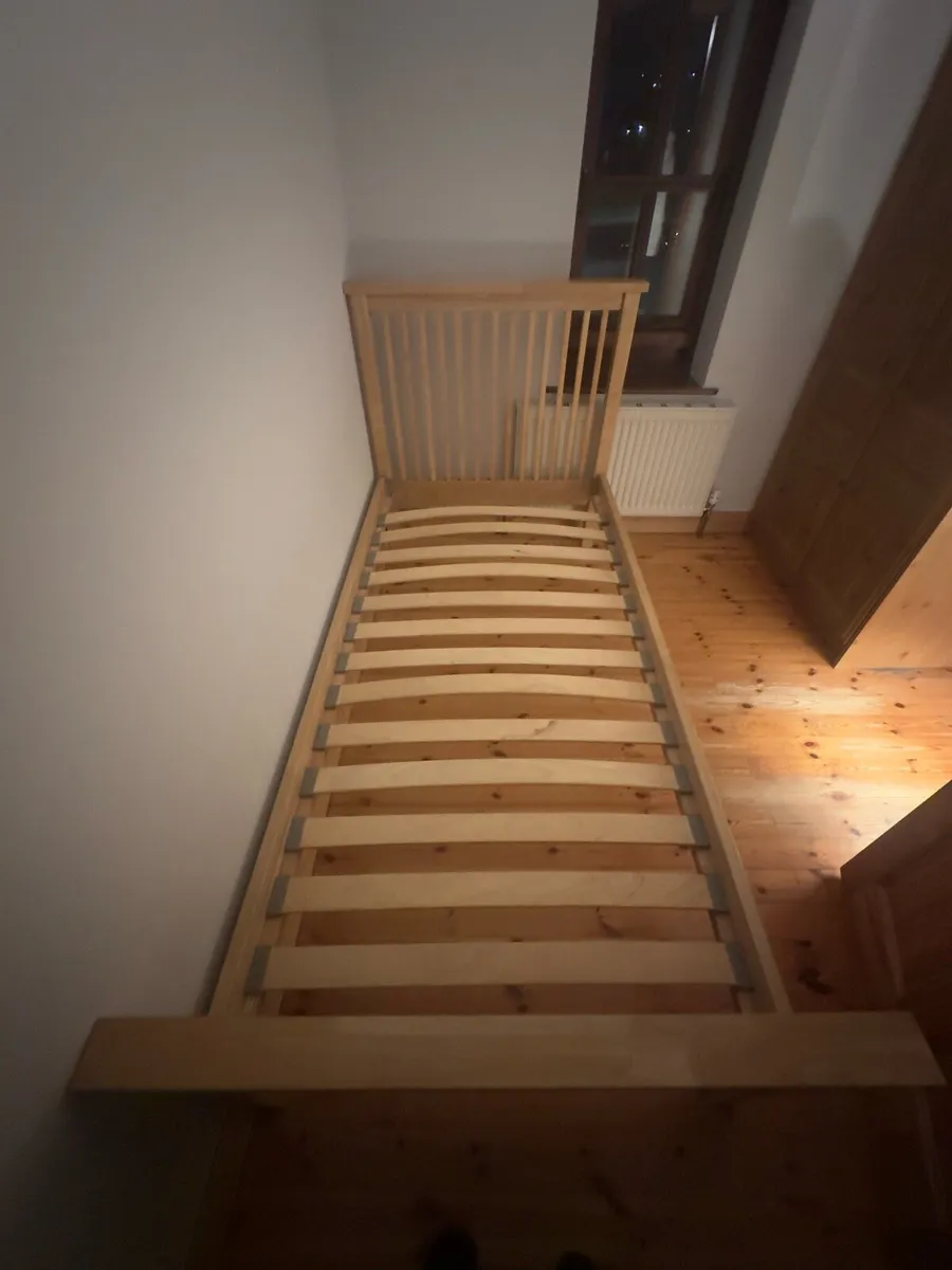 Single bed frame - Image 1