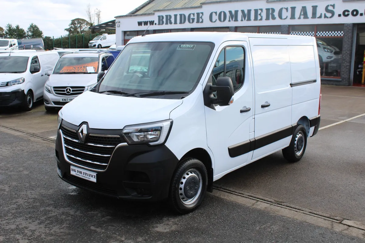 2023 Renault Master 35 L1H1 - Image 1