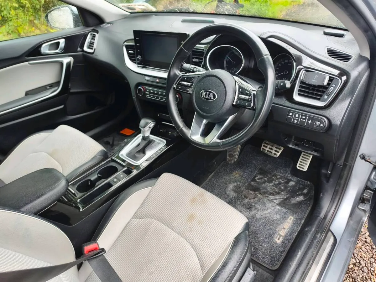 211 KIA Ceed 1.6 petrol plug in hybrid. - Image 2