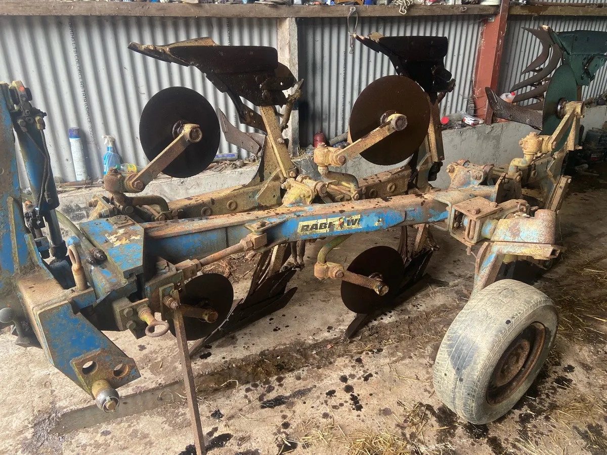 Plough 3 furrow reversible - Image 2