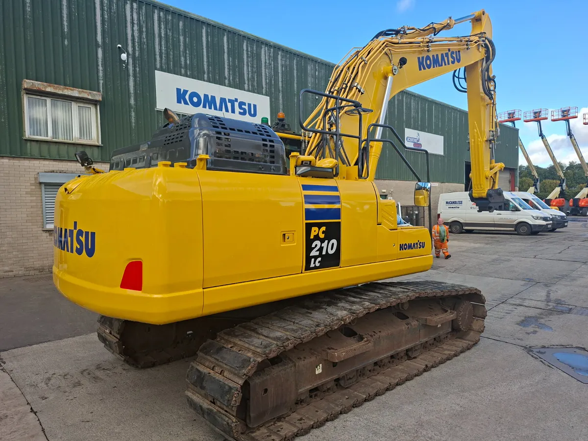 Komatsu PC210LC-11E0 - Image 3