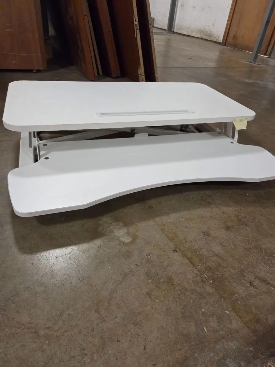 Desk converter - Image 1