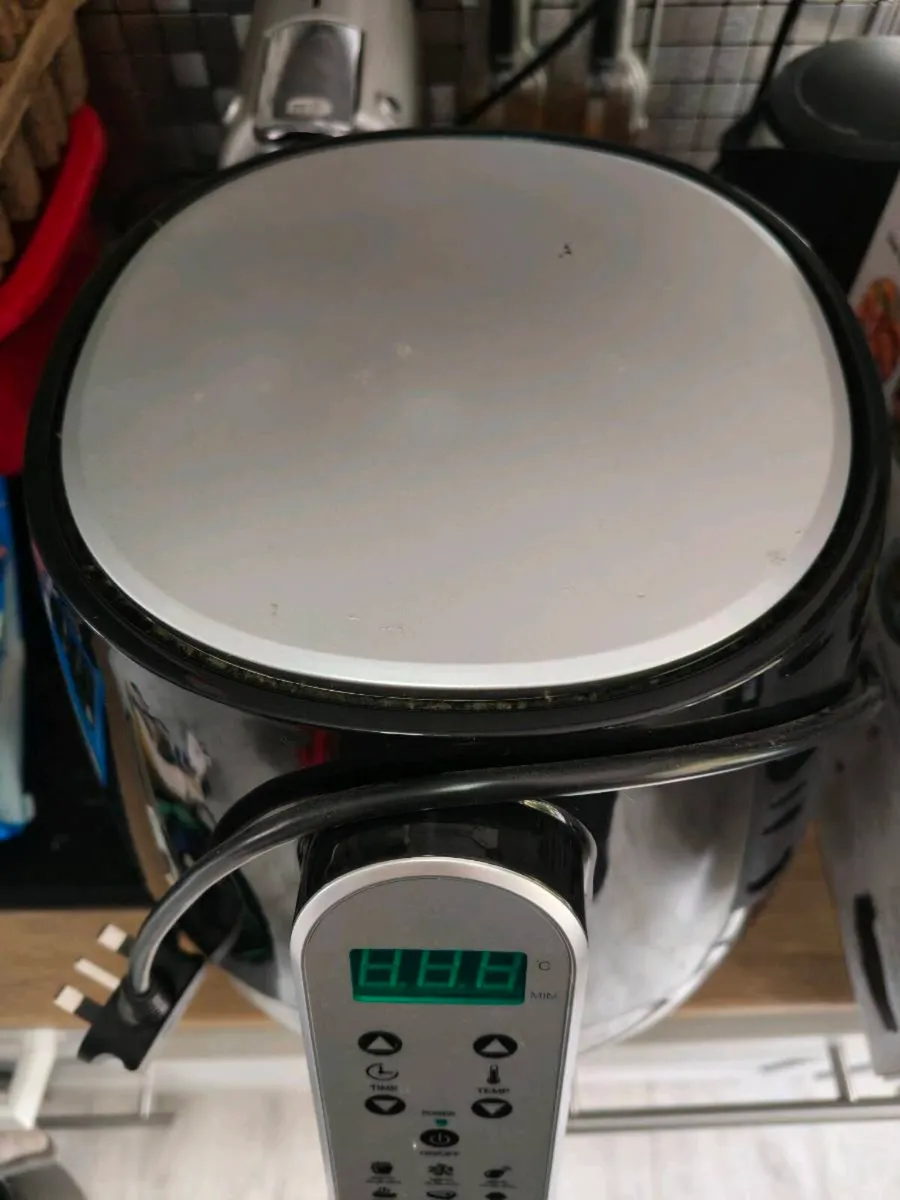 Air fryer - Image 2