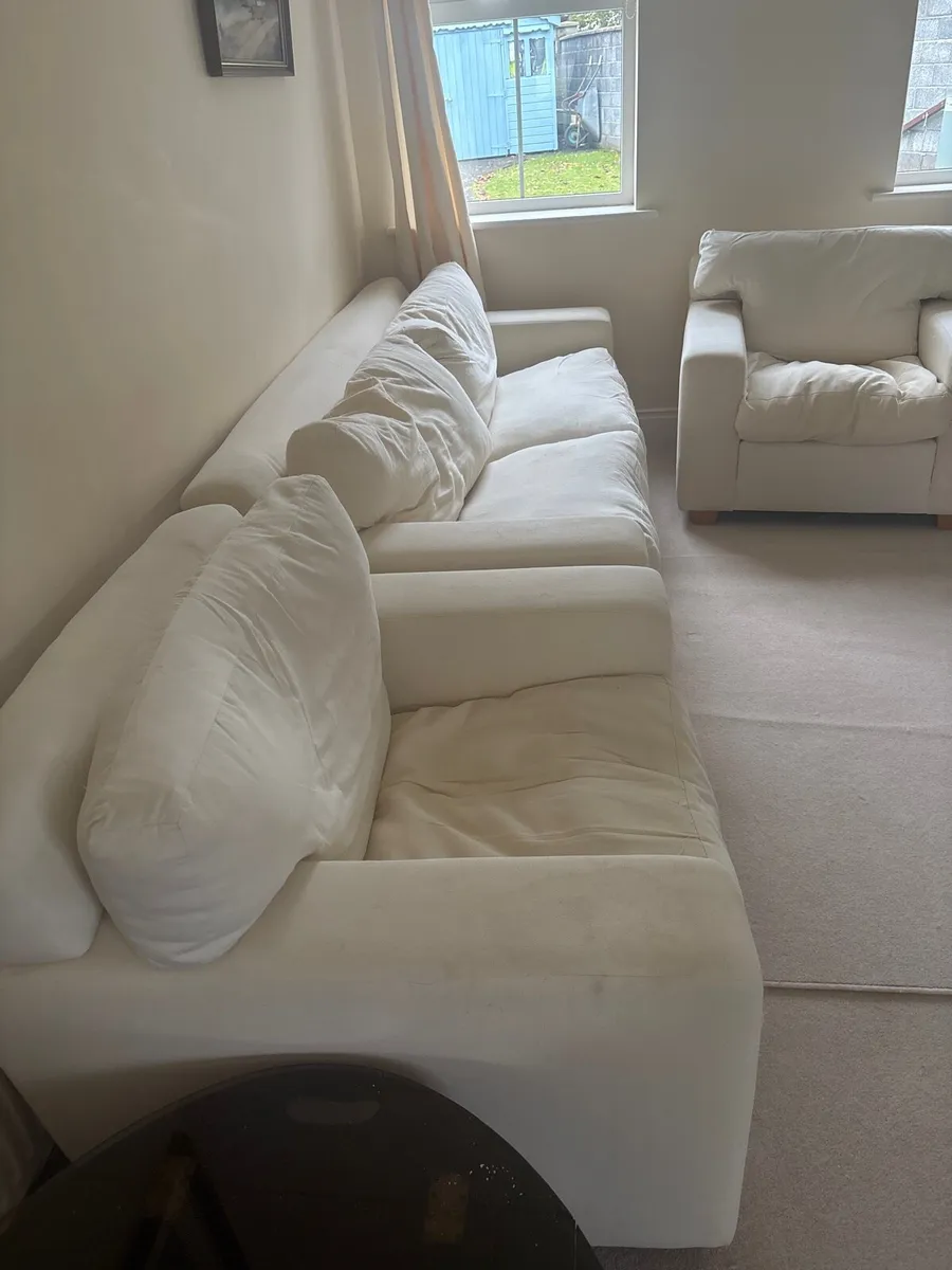 3 seater couch and 2 armchairs in cream - Image 1