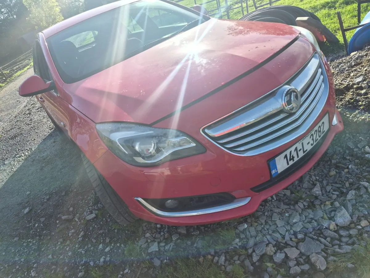 Insignia breaking for parts - Image 1