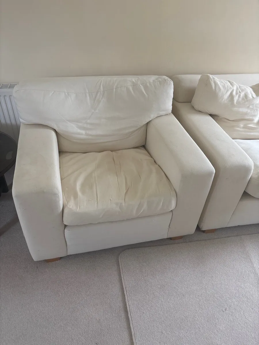 3 seater couch and 2 armchairs in cream - Image 4