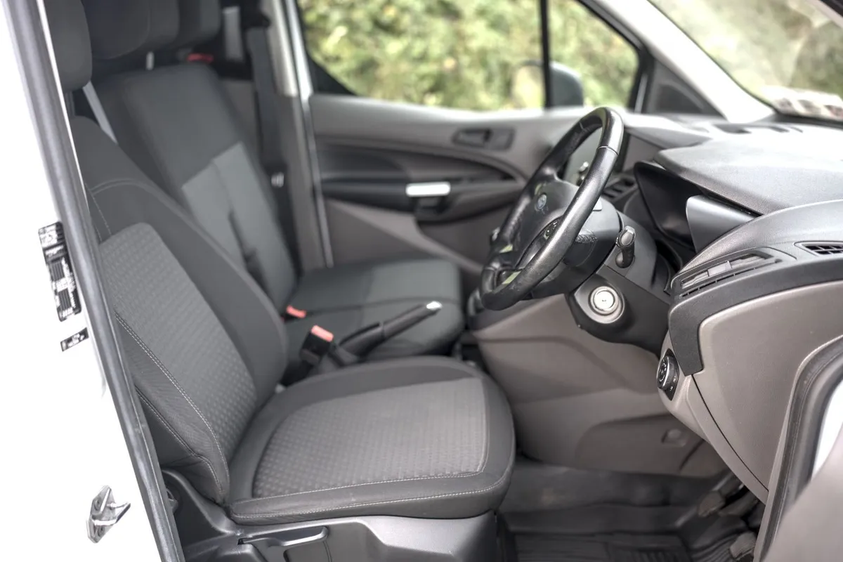 Ford Transit Connect 2022 - Image 3