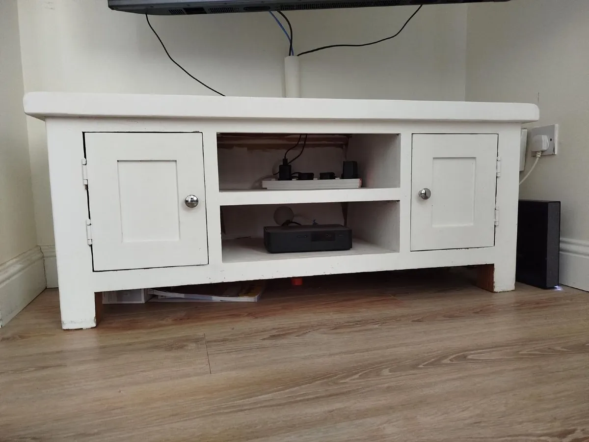 Solid Oak TV Unit - Image 1