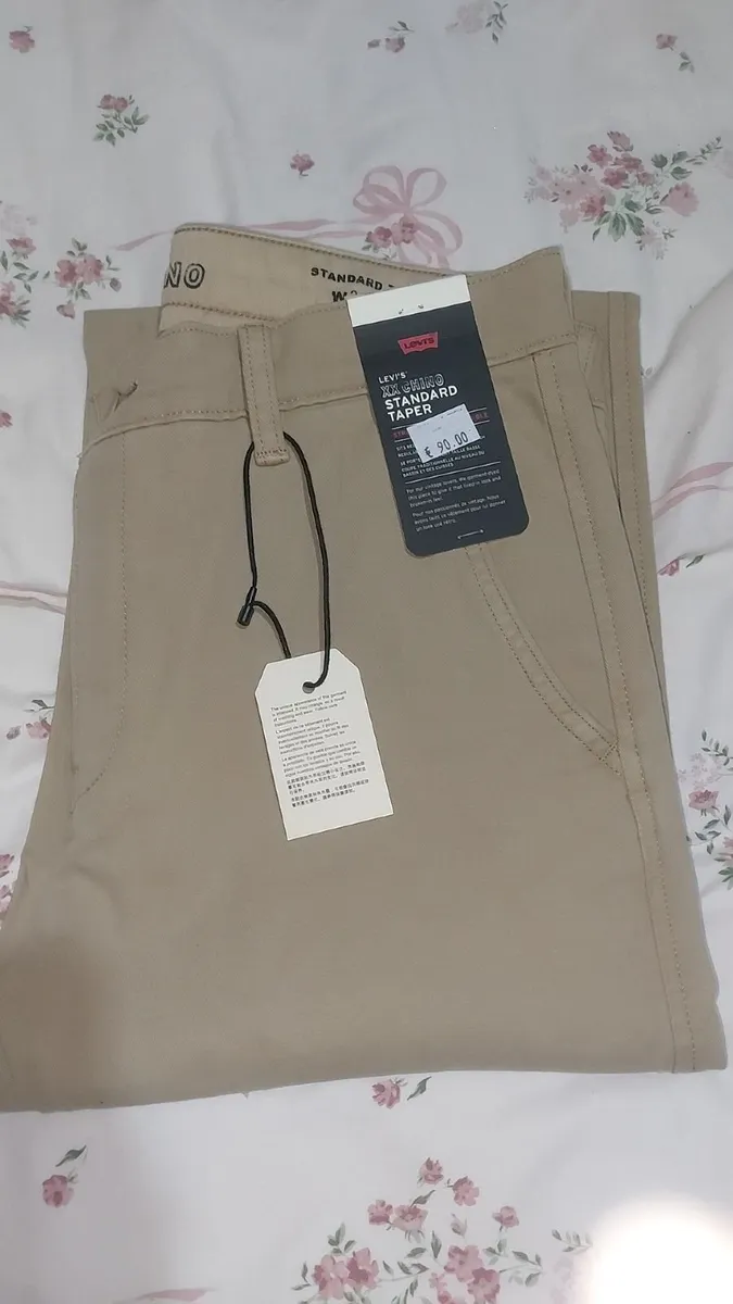 Levis - Image 1