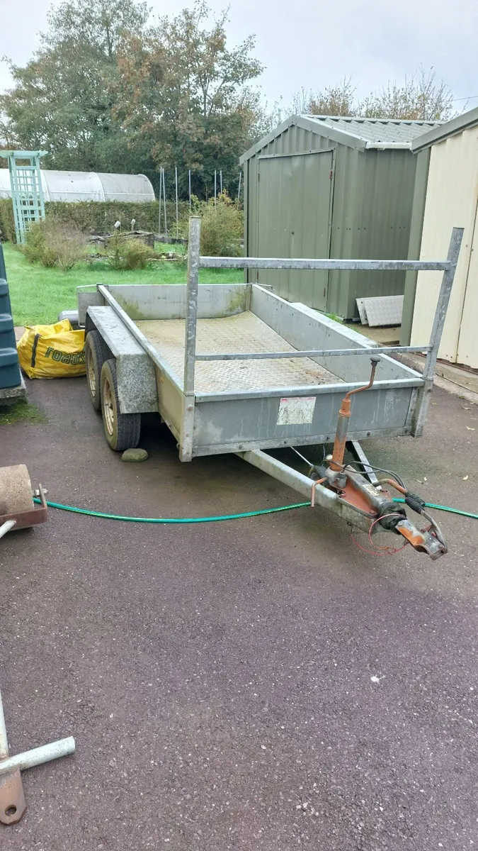 Trailer - Image 1